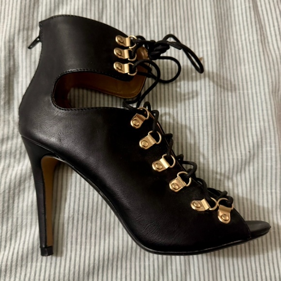 Sexy Stappy Laceup Heels - Picture 2 of 3